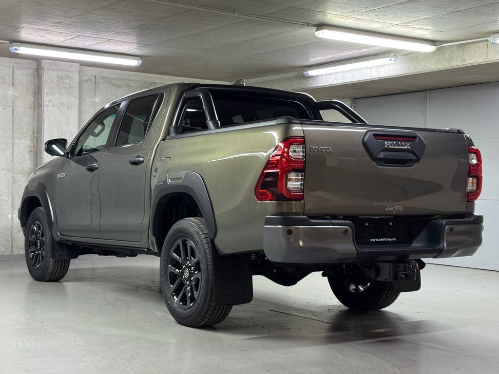 toyota-hilux-2-8d4-d-double-cab-invincible - 6