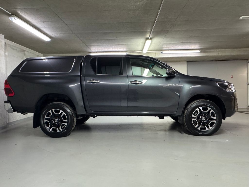 toyota-hilux-2-8d4-d-double-cap-executive - 3