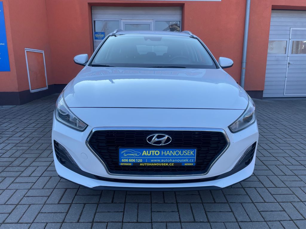 hyundai-i30-1-6-crdi-85kw-2xkola - 4