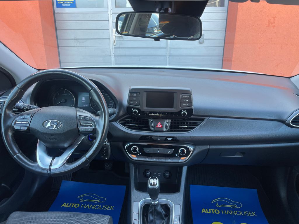 hyundai-i30-1-6-crdi-85kw-2xkola - 8