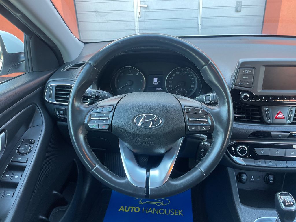 hyundai-i30-1-6-crdi-85kw-2xkola - 9