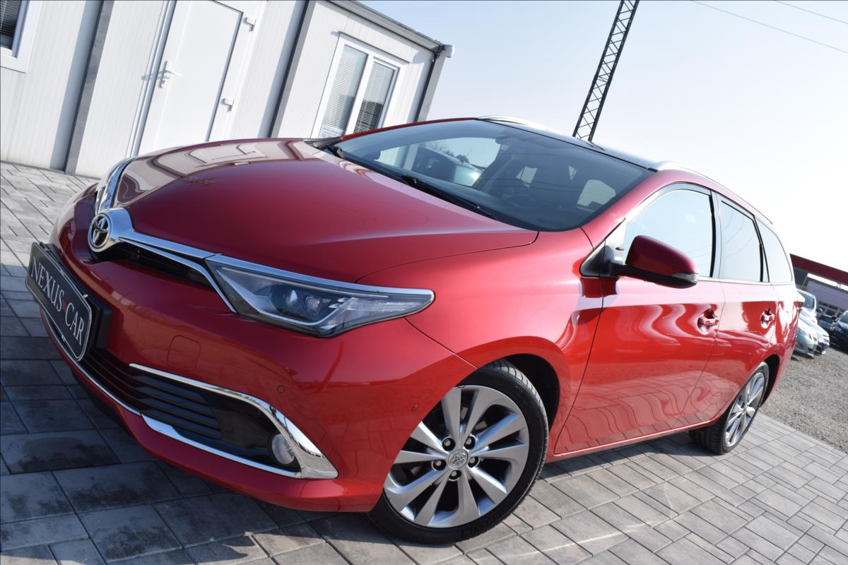 Toyota Auris 1,2 i 85KW XENONY AUTOMAT ALU