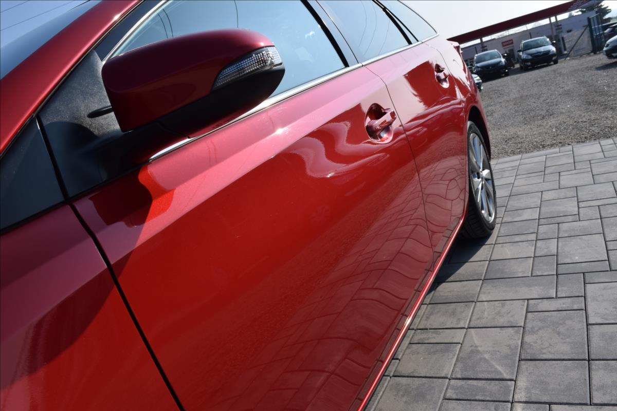 toyota-auris-1-2-i-85kw-xenony-automat-alu - 7