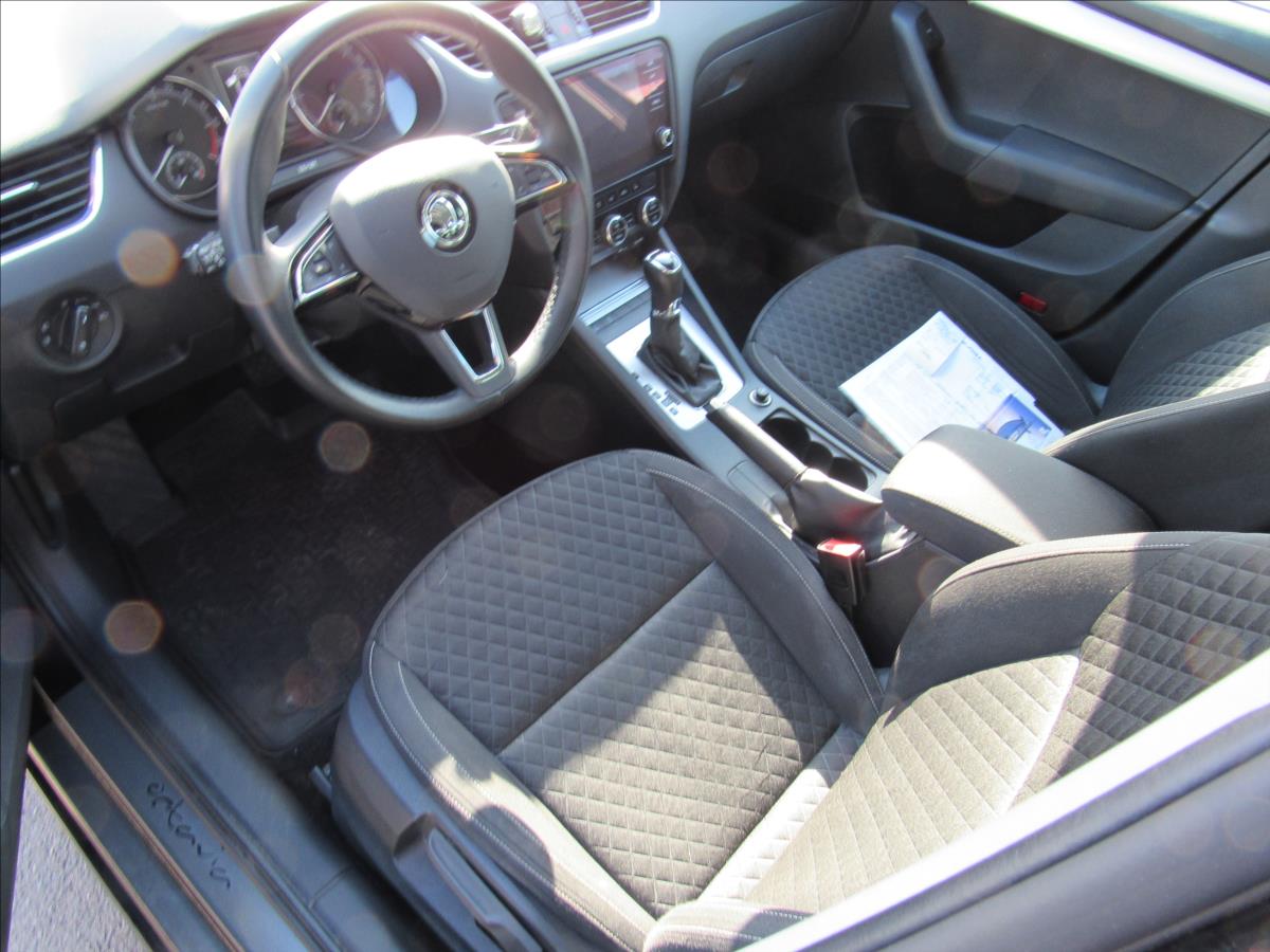 skoda-octavia-2-0-tdi-110kw-drive-dsg-combi - 8