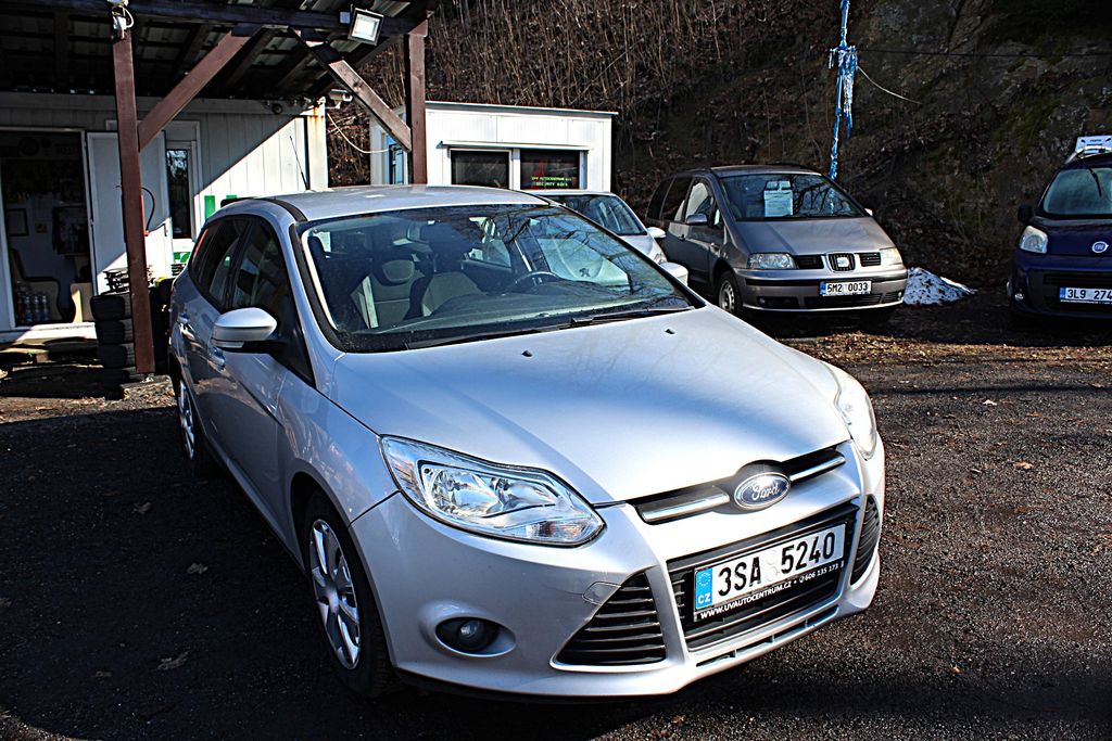 ford-focus-kombi-1-0i-92-kw - 2