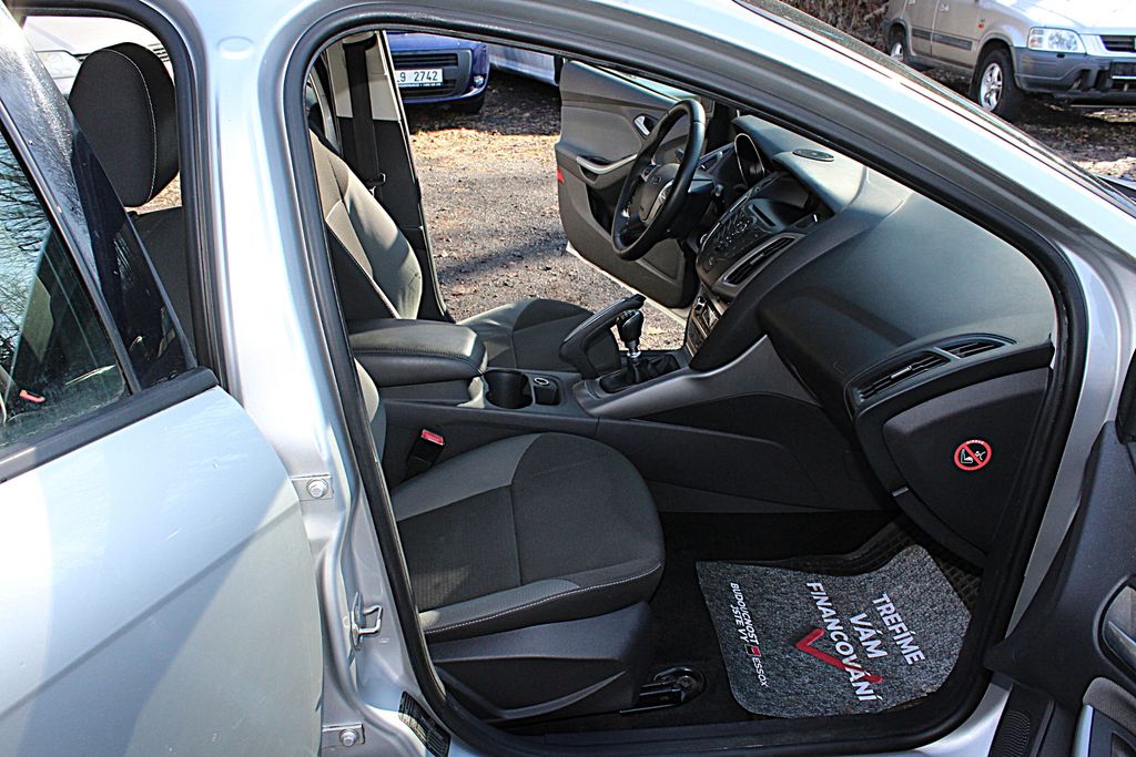 ford-focus-kombi-1-0i-92-kw - 8