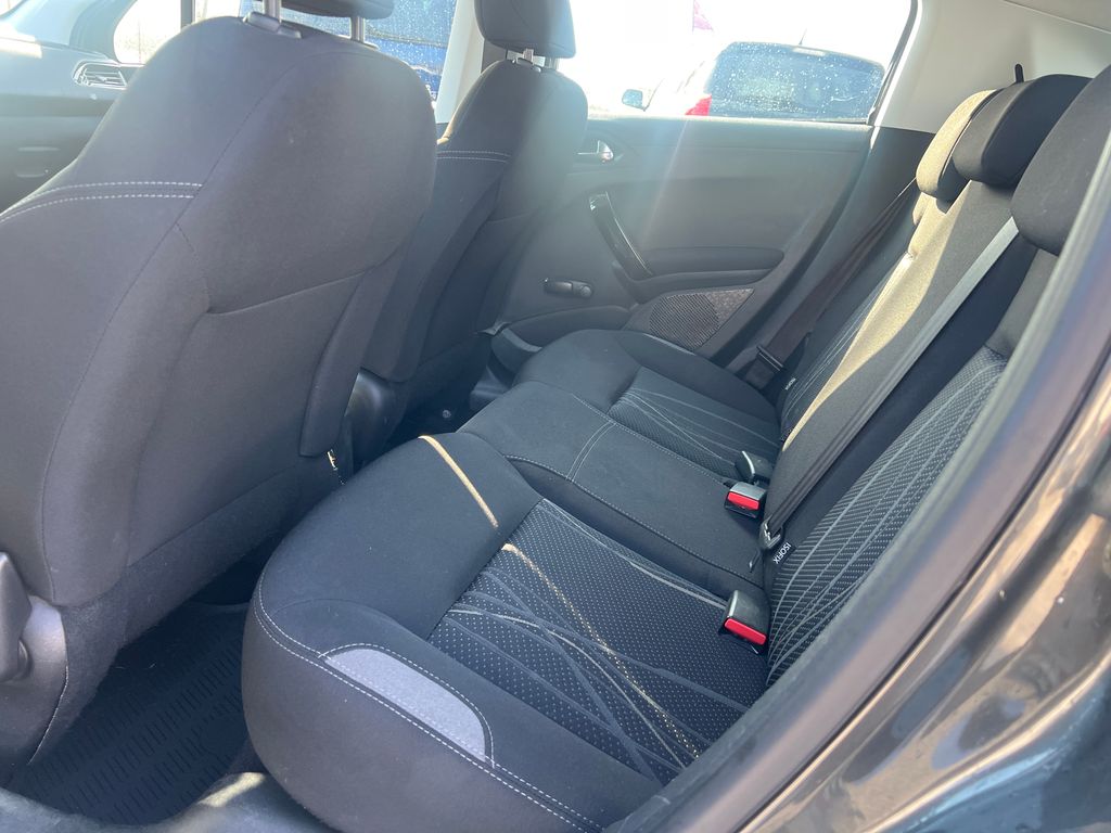 peugeot-208-1-2vti - 6