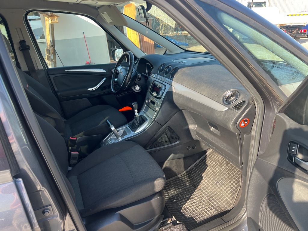 ford-galaxy-2-0-tdci - 9