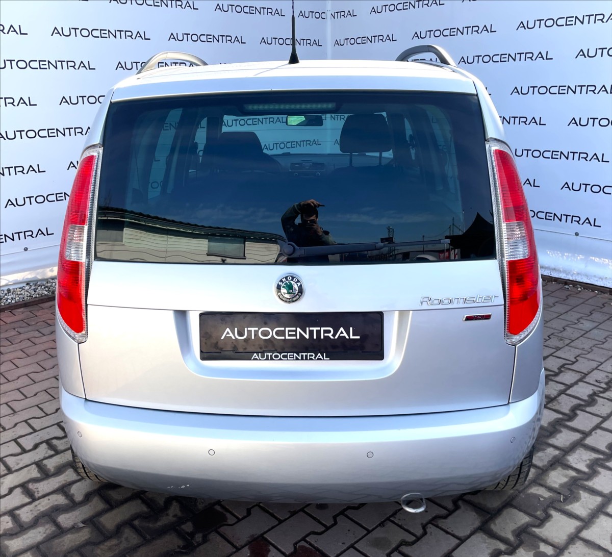 skoda-roomster-1-2-tsi-style-63kw-po-servisu - 4