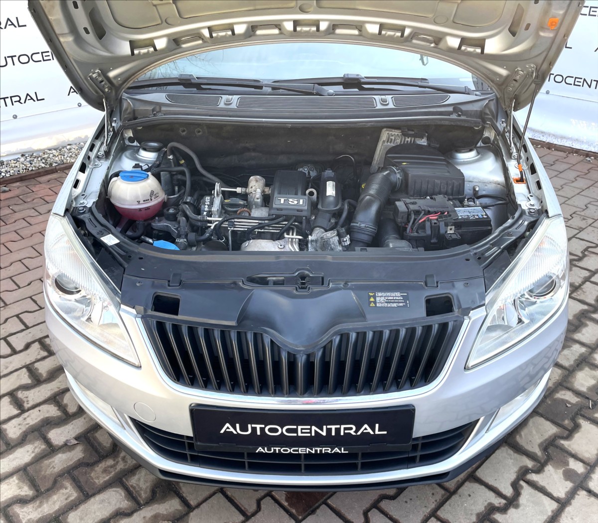 skoda-roomster-1-2-tsi-style-63kw-po-servisu - 7