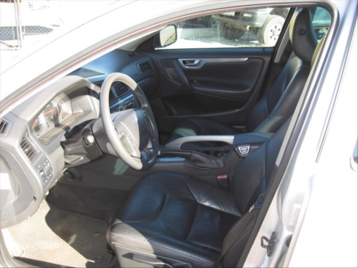 volvo-xc70-2-4-d5 - 7