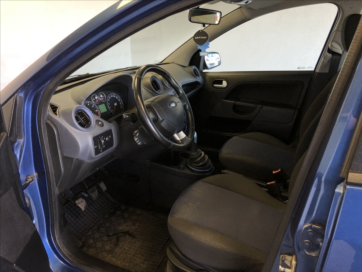 ford-fiesta-1-3-i - 8