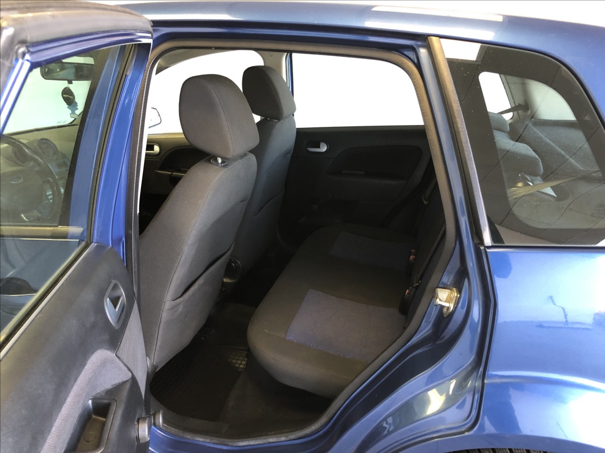 ford-fiesta-1-3-i - 9