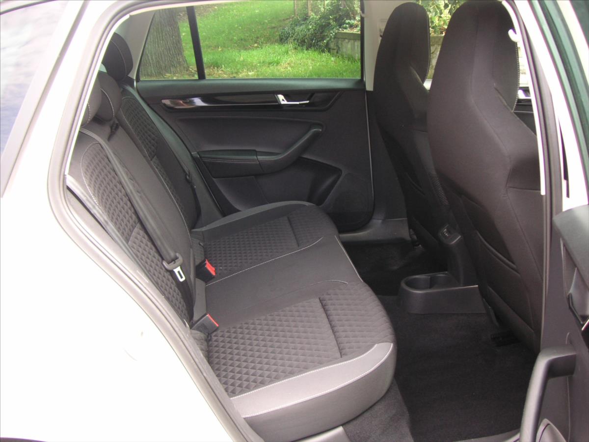 skoda-rapid-1-0-tsi-70kw-monte-carlo - 9