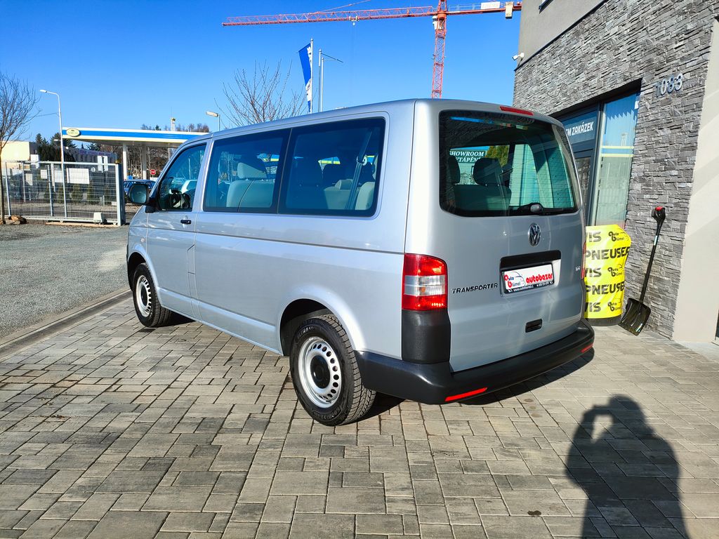 volkswagen-transporter-2-0tdi-klima-9mist-servis - 3