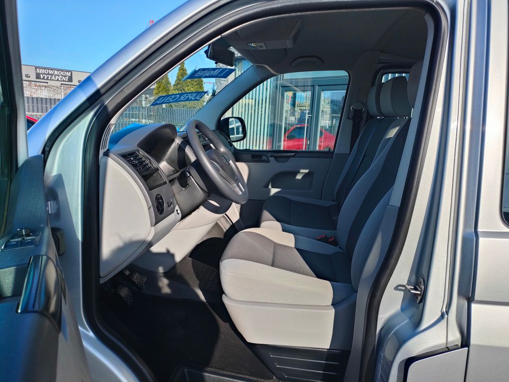 volkswagen-transporter-2-0tdi-klima-9mist-servis - 6