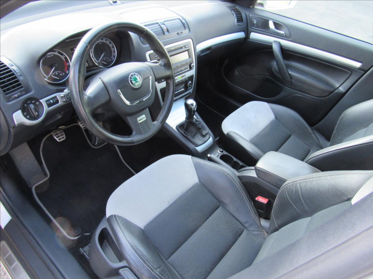 skoda-octavia-2-0-tsi-rs-147kw-combi - 8