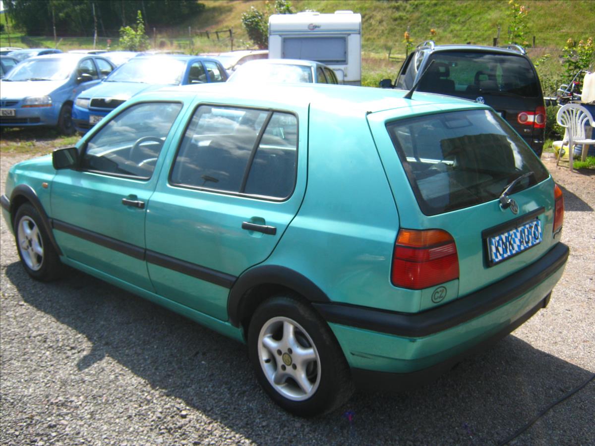 volkswagen-golf-1-9-td-cl - 3