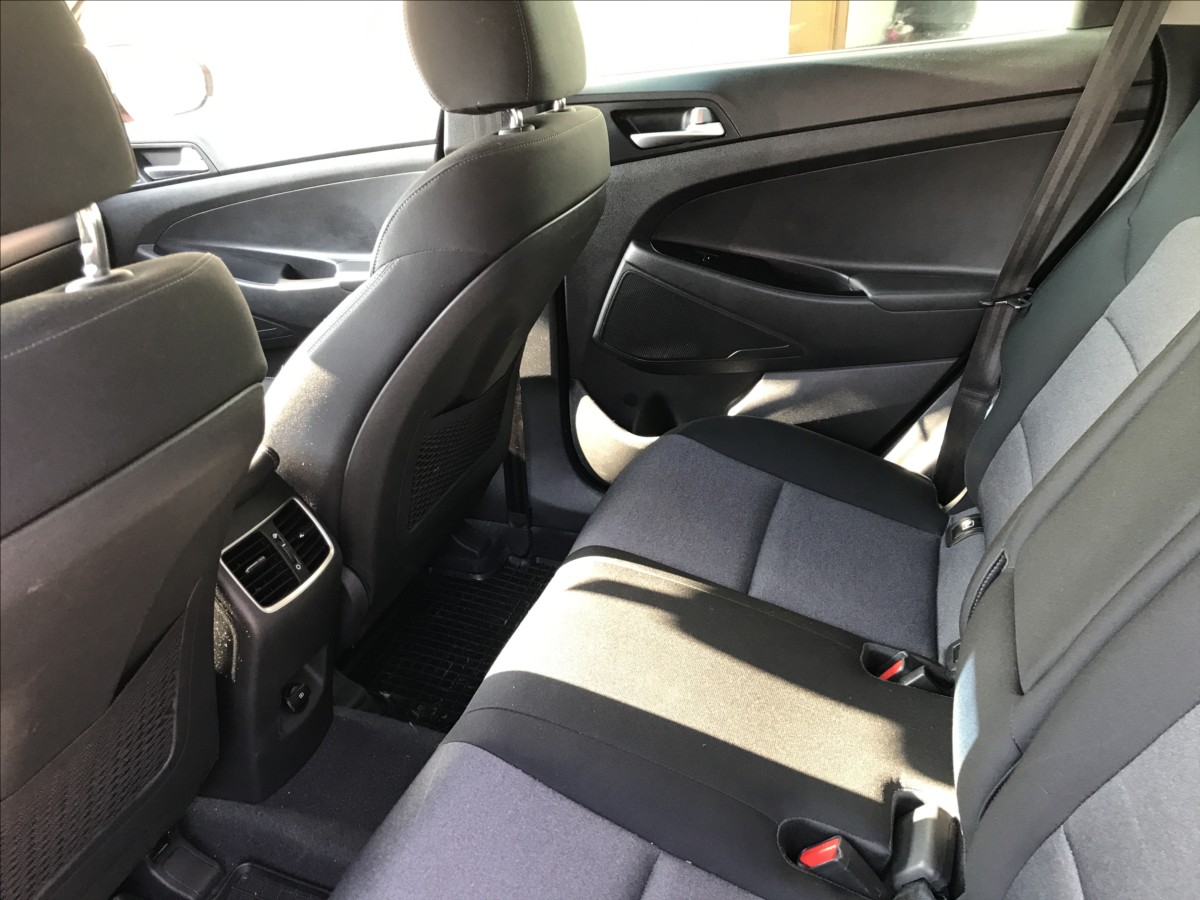 hyundai-tucson-1-6-crdi-100kw-4x4-ice-breaker - 7