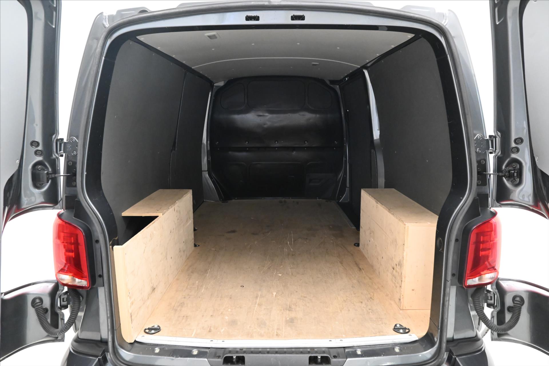 volkswagen-transporter-2-0-tdi-110-kw-dsg-long-zaruka-az-5-let - 9