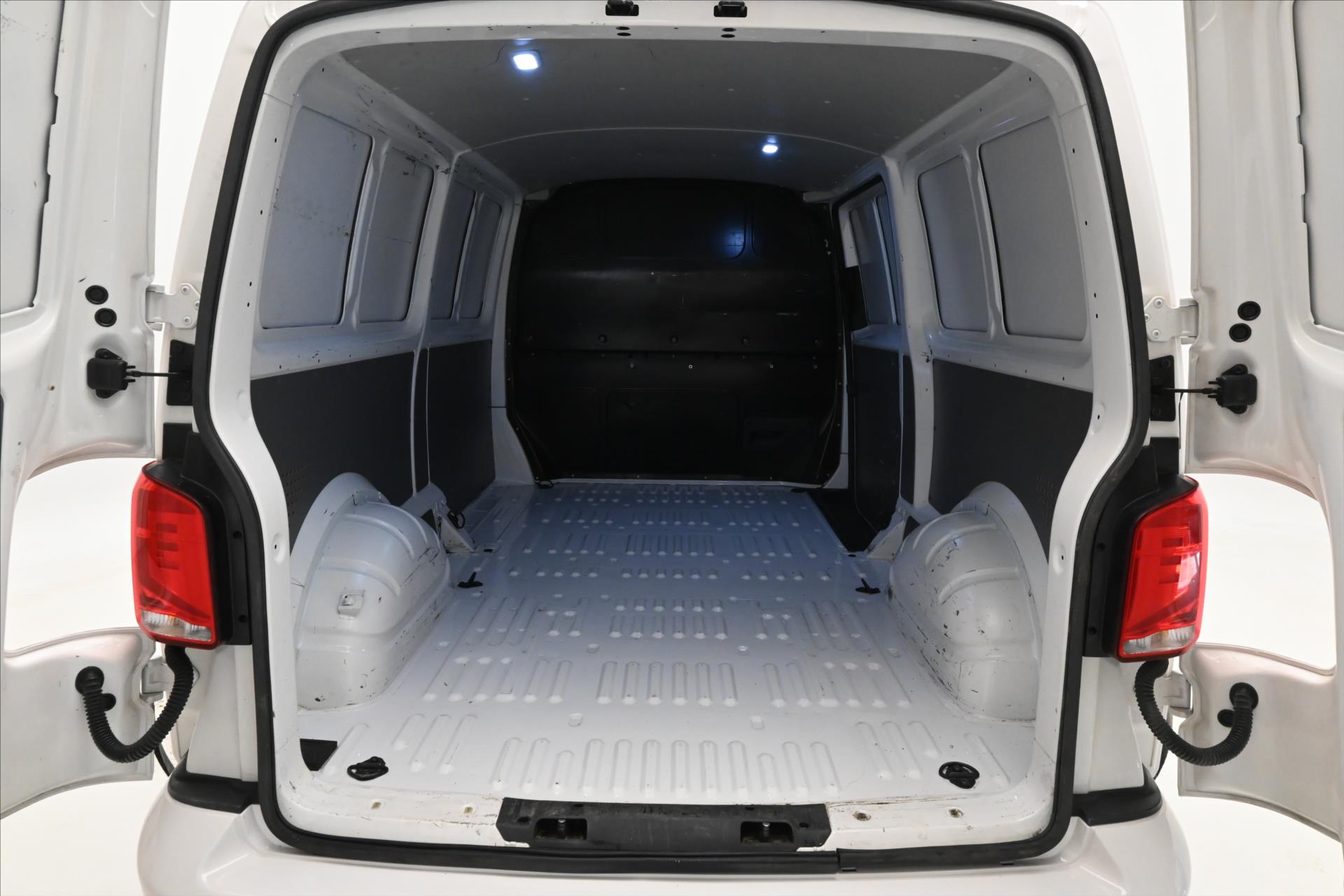 volkswagen-transporter-2-0-tdi-110-kw-dsg-long-zaruka-az-5-let - 9