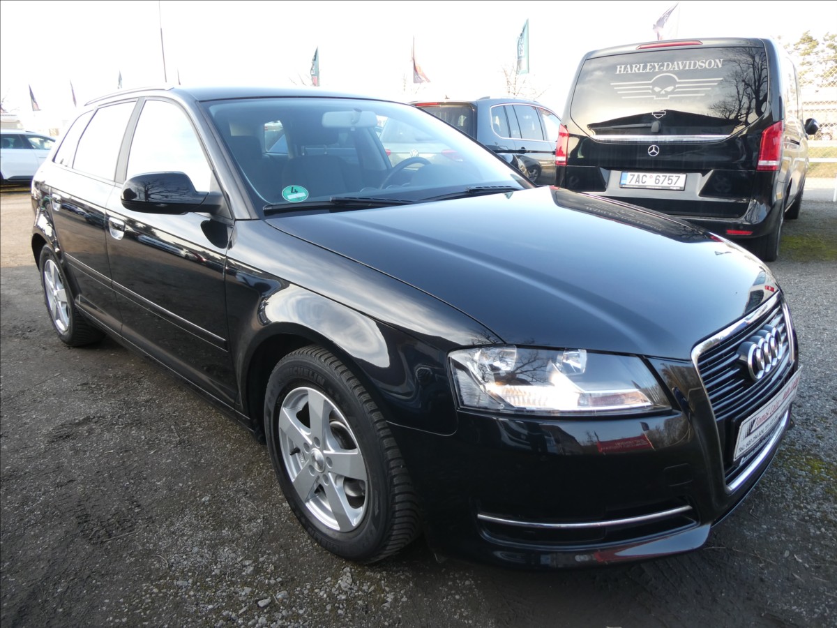 Audi A3 1,6 TDi 77kW serviska,digi.klima