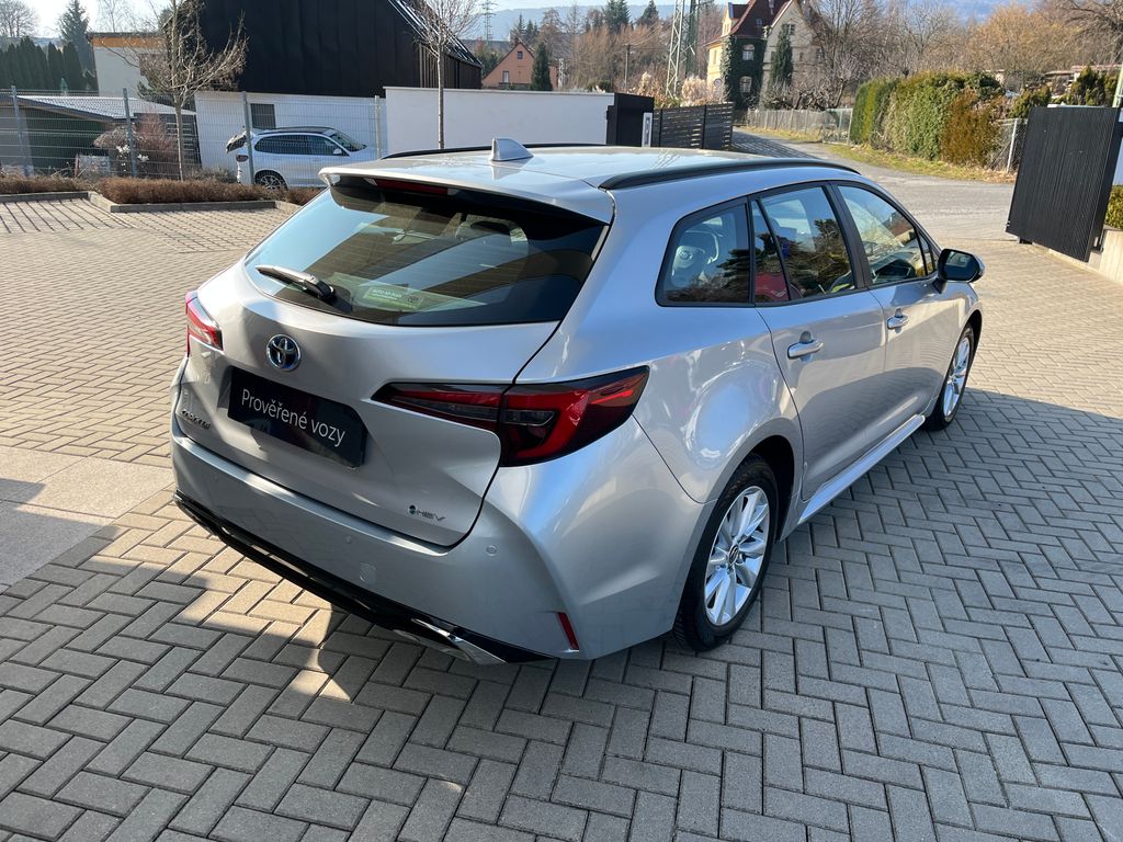 toyota-corolla-1-8-hybrid-comfort-tech-ts - 5