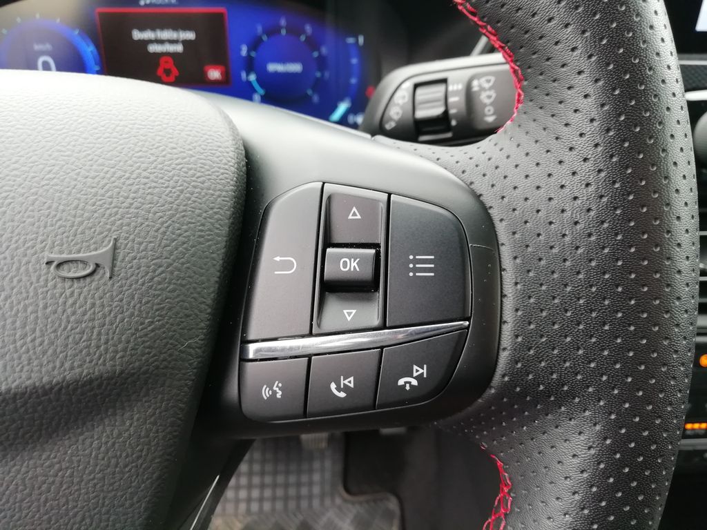 ford-kuga-1-5-ecoboost-st-line-110-kw - 9