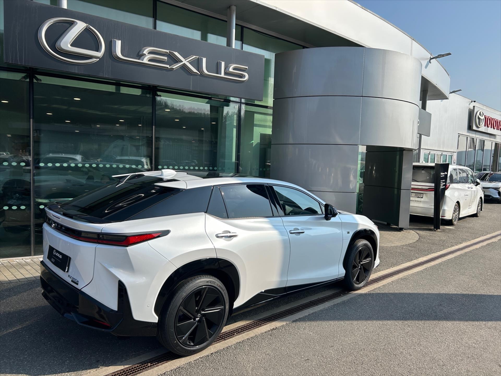 lexus-0-0-rz-550e-f-sport-top - 6