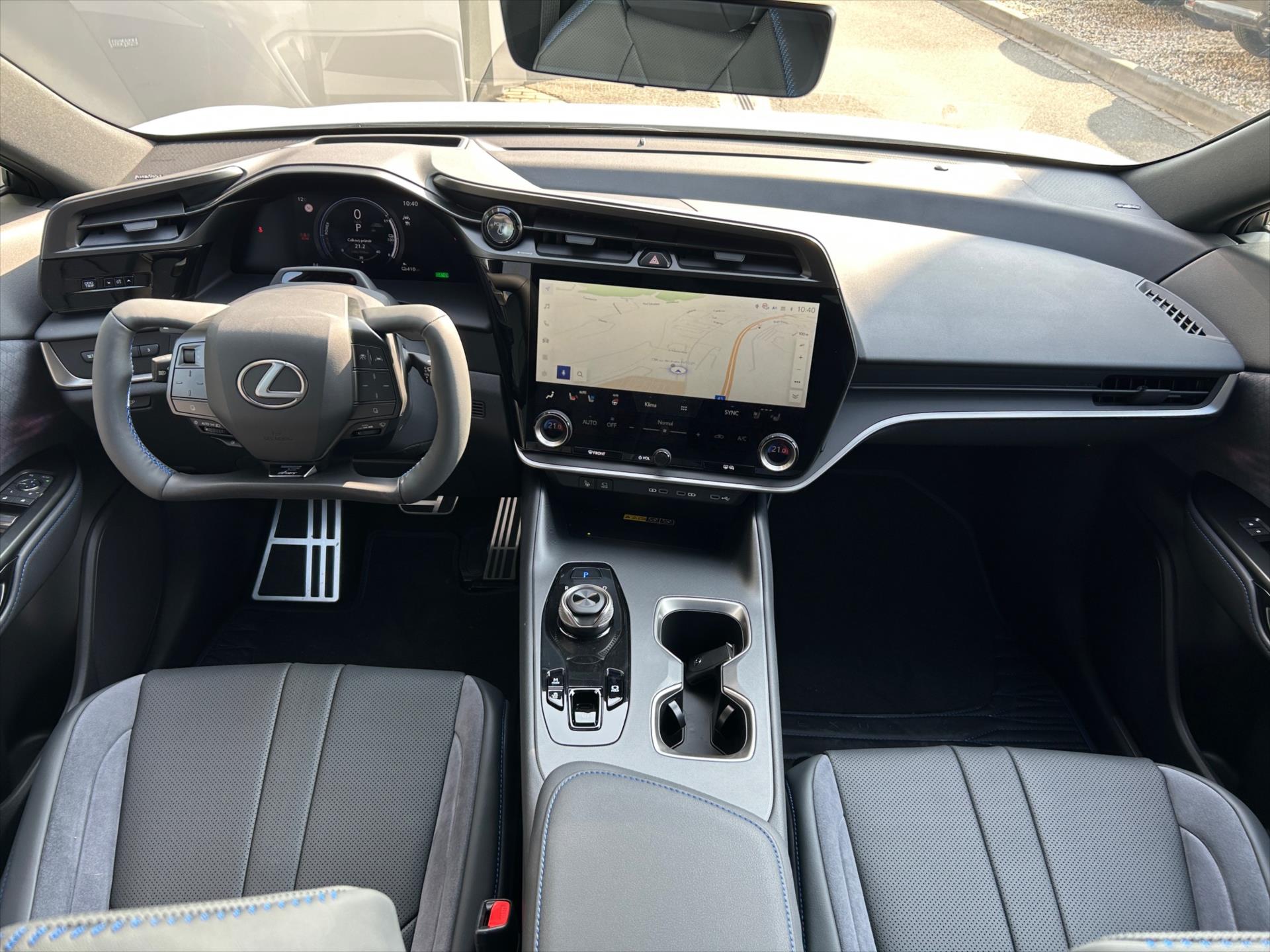lexus-0-0-rz-550e-f-sport-top - 8