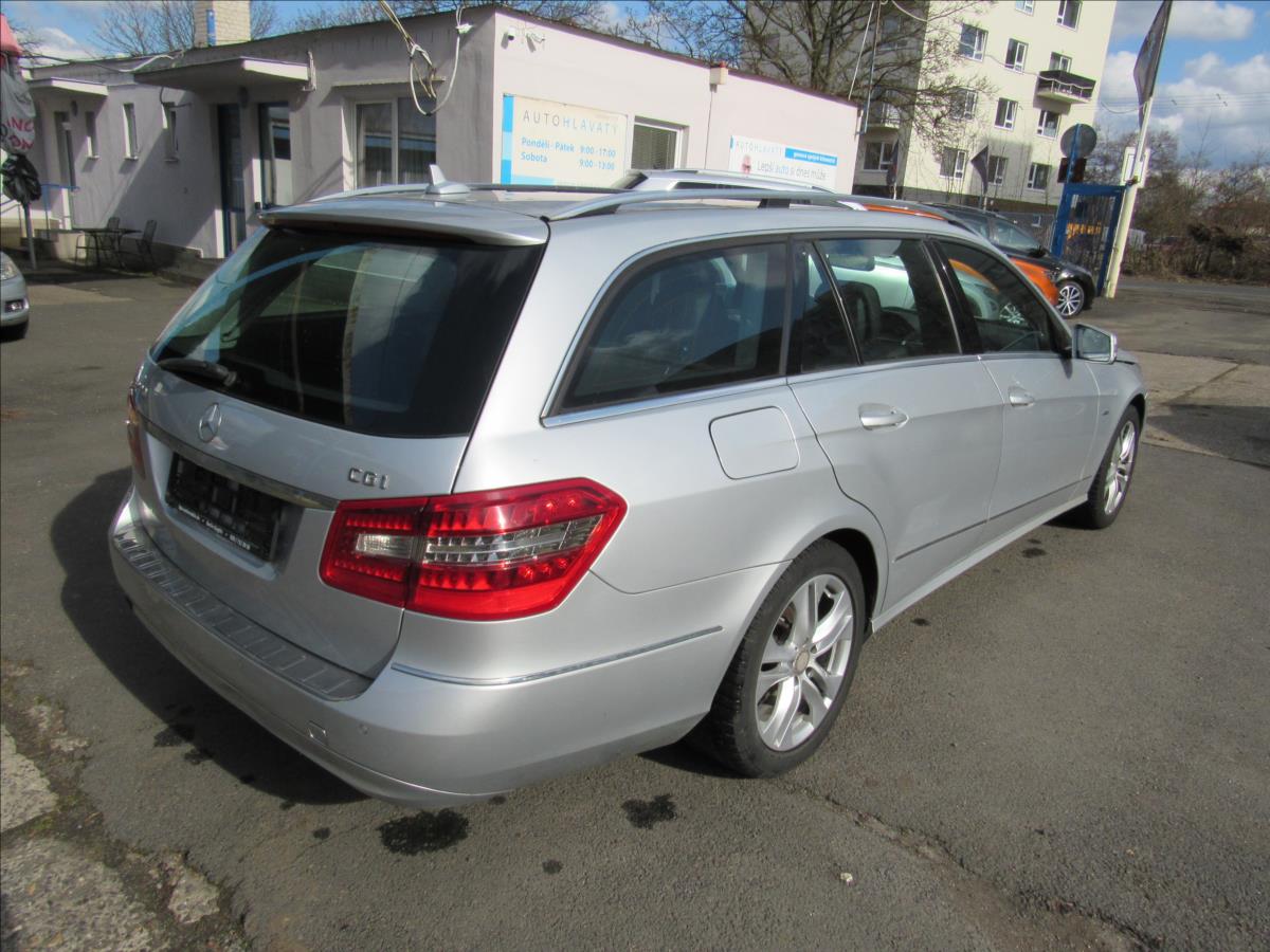 mercedes-benz-tridy-e-1-8-200-cgi-t-blueefficiency-automat-elegance - 3