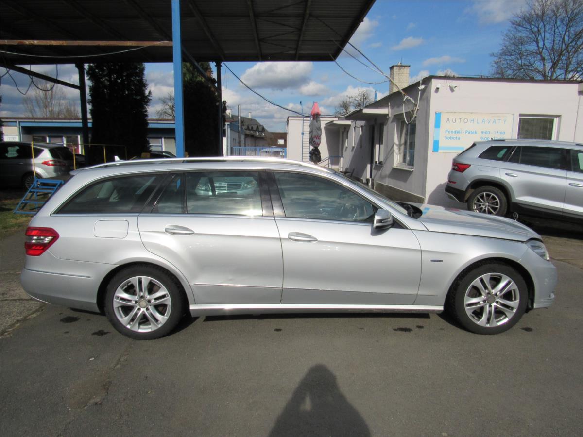 mercedes-benz-tridy-e-1-8-200-cgi-t-blueefficiency-automat-elegance - 7