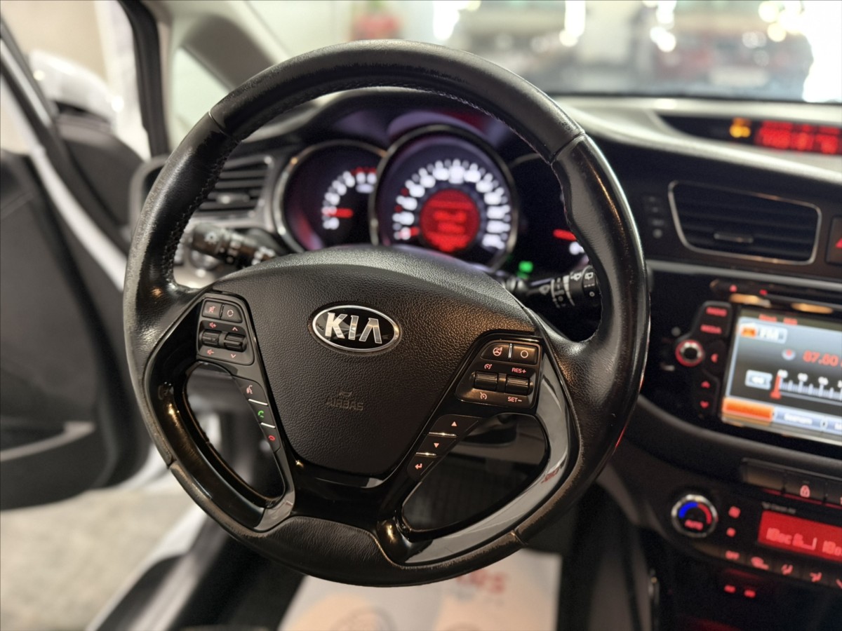 kia-ceed-1-6-crdi-94kw-navi-kamera-cr - 8