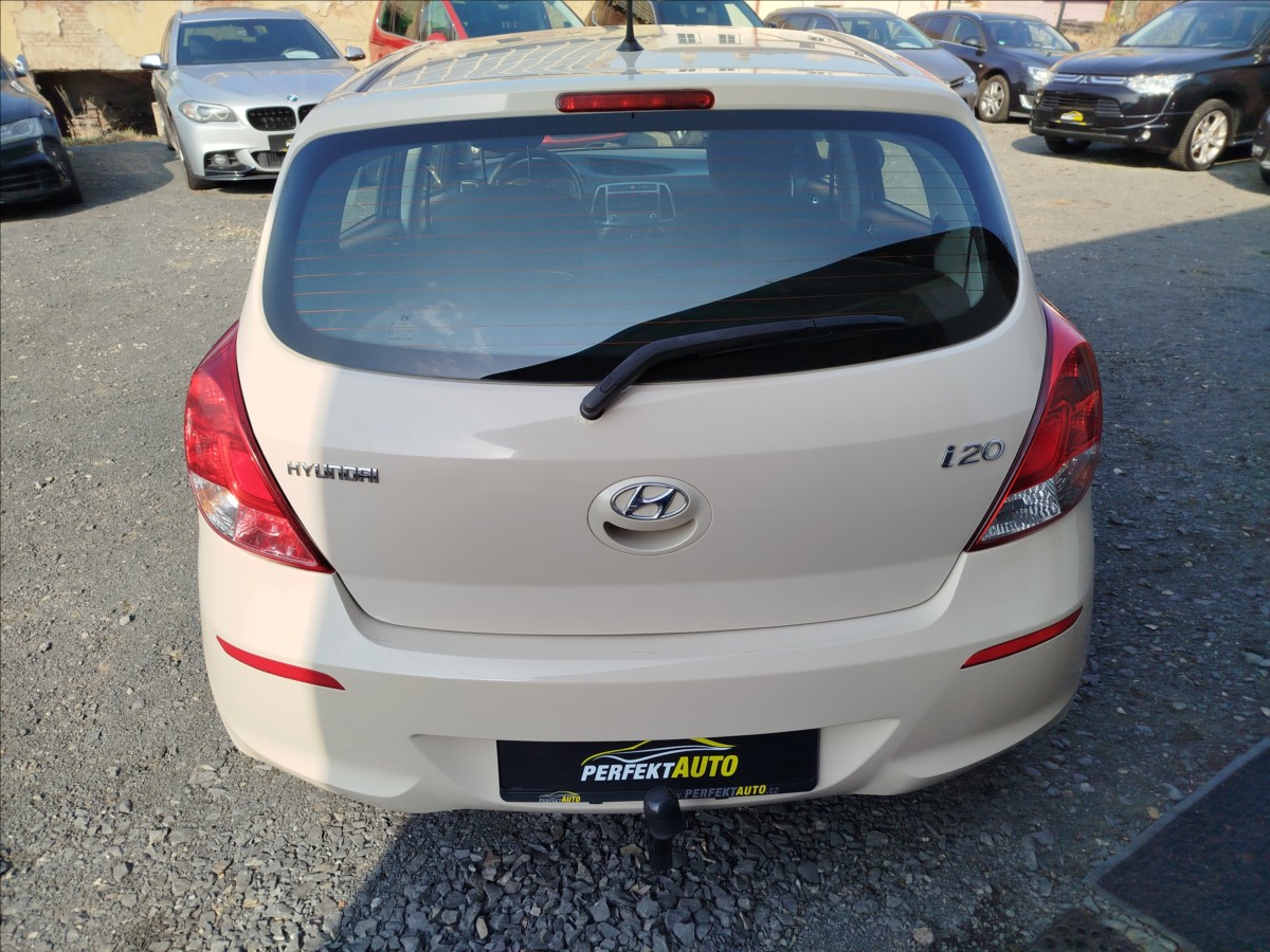 hyundai-i20-1-2-i-63kw-po-velkem-servisu - 4