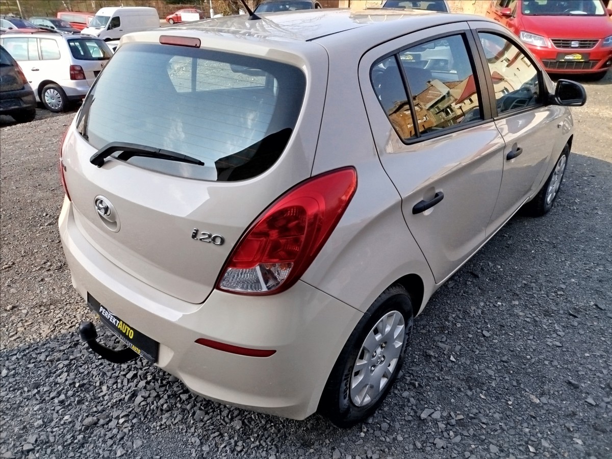 hyundai-i20-1-2-i-63kw-po-velkem-servisu - 5