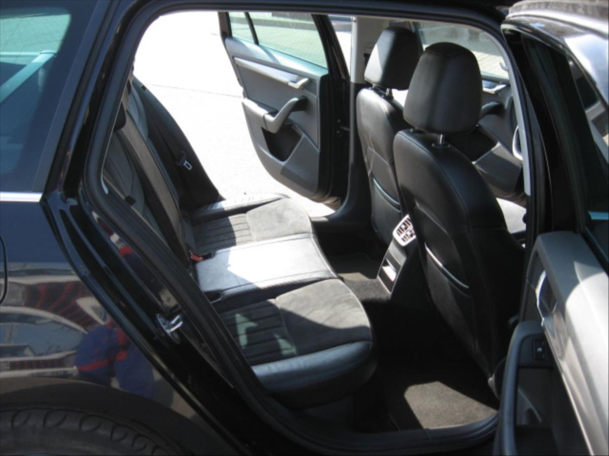 skoda-octavia-1-6-tdi-style-plus - 9