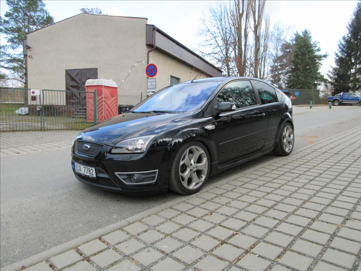ford-focus-st-225-2-5i-166-kw-top-stav - 1
