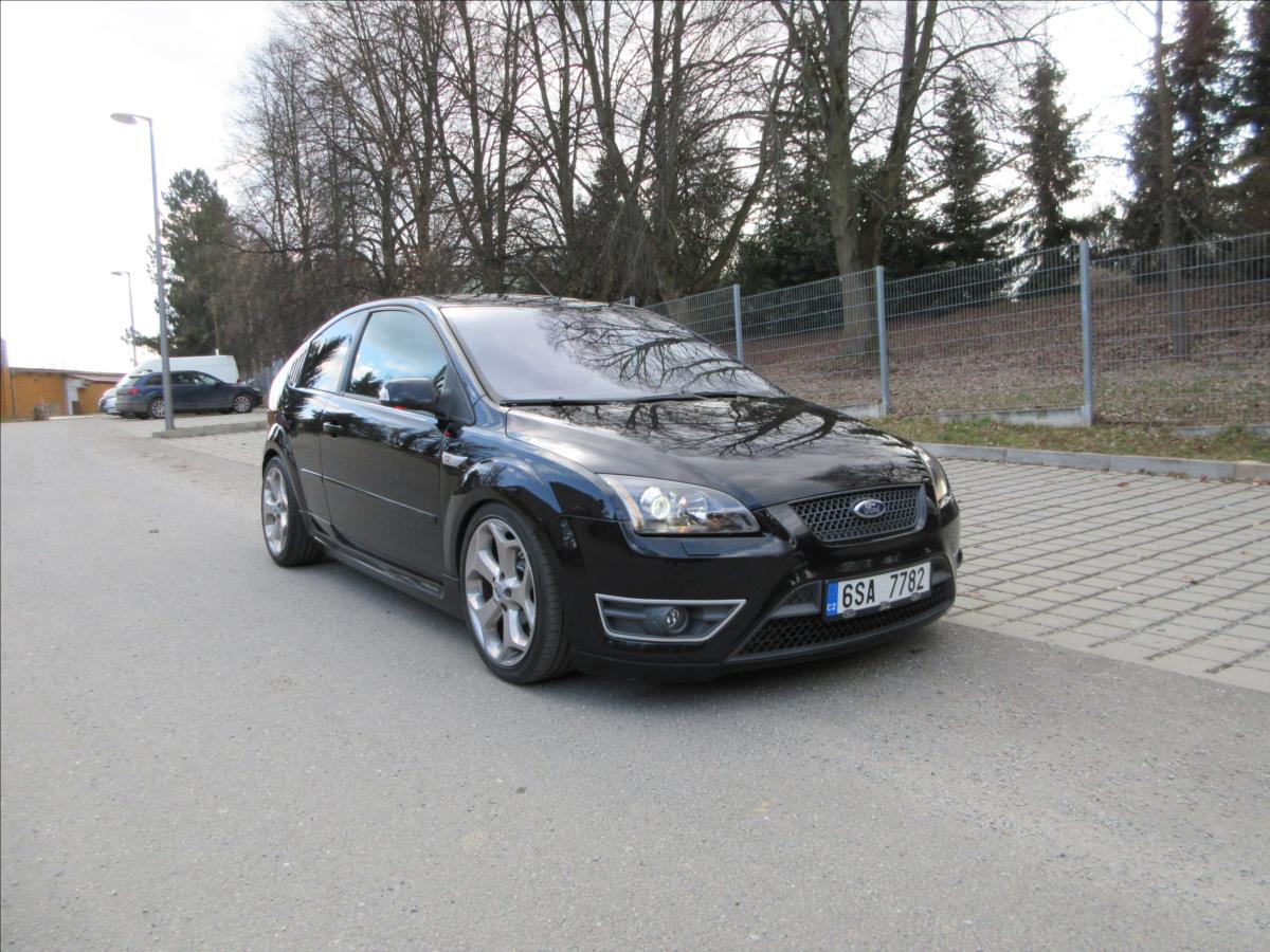 ford-focus-st-225-2-5i-166-kw-top-stav - 4