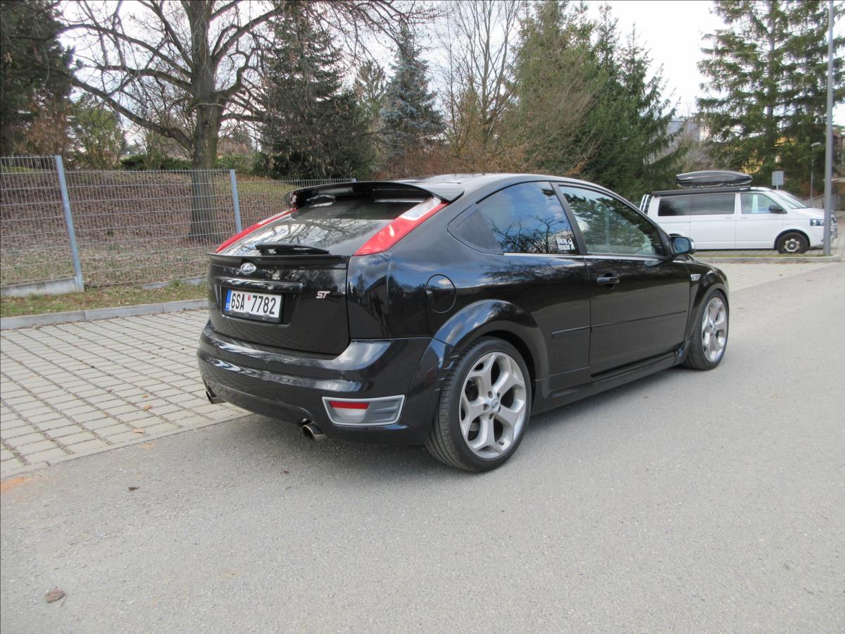 ford-focus-st-225-2-5i-166-kw-top-stav - 8