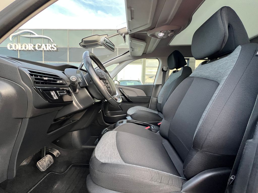 citroen-grand-c4-picasso-1-6-165k-zaruka-servis-kamera - 7