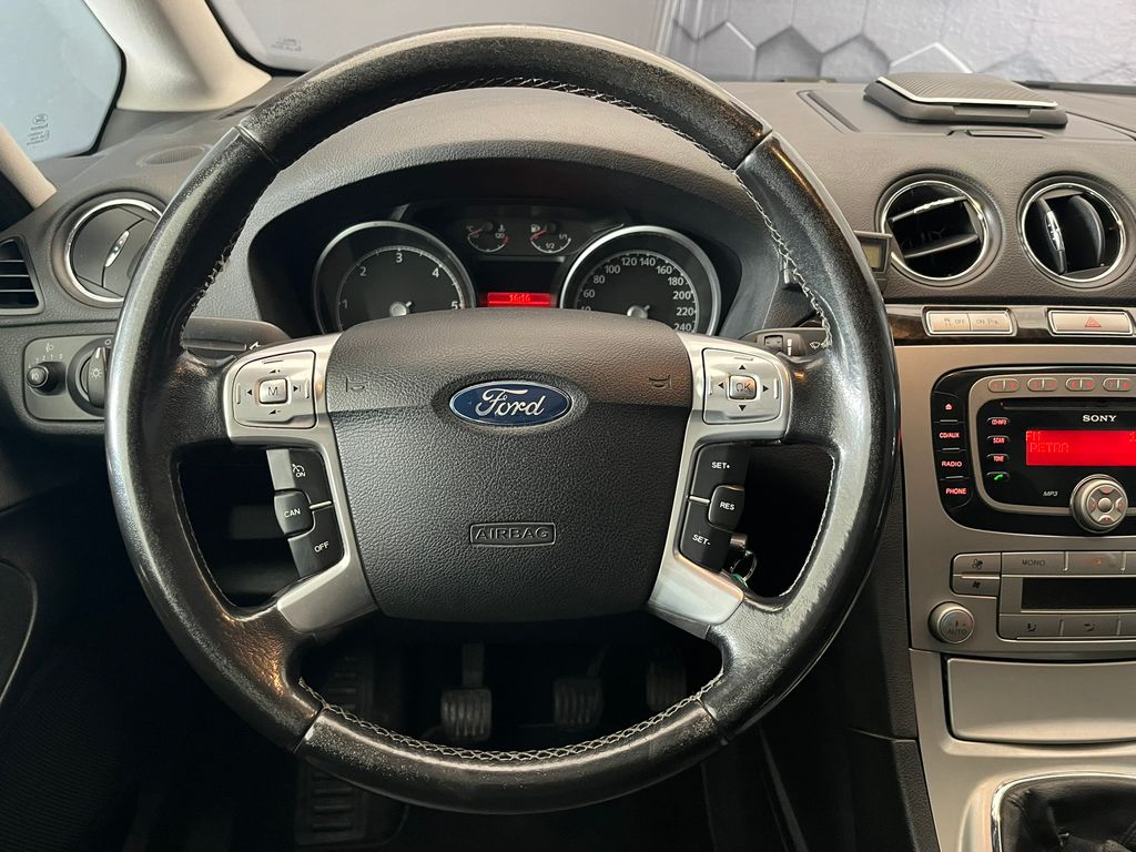 ford-galaxy-2-0-tdci-ghia - 7