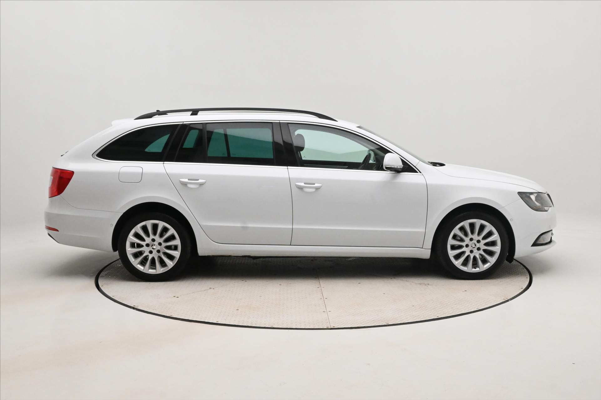 skoda-superb-2-0-tdi-125-kw-ambition-zaruka-az-5-let - 3