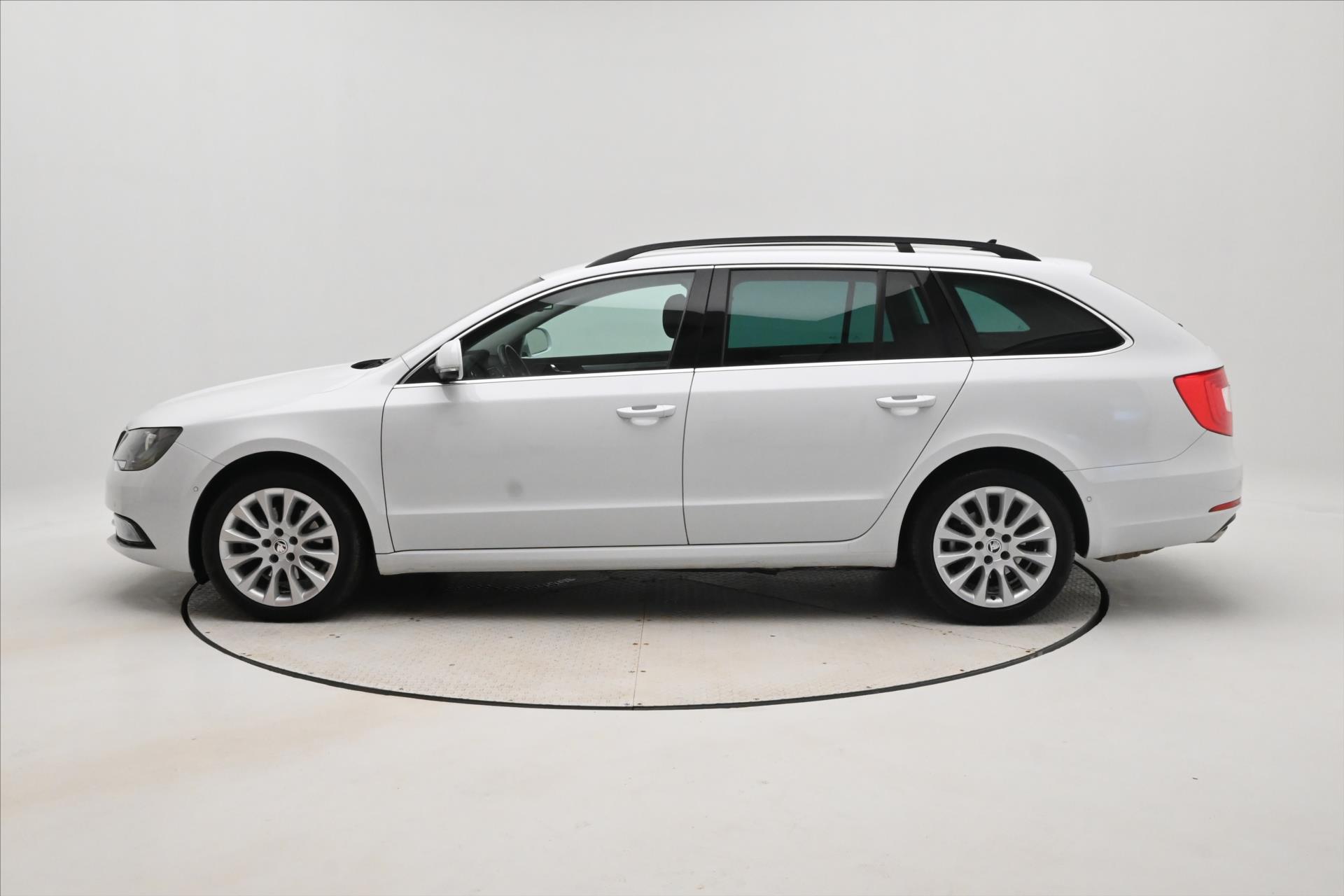skoda-superb-2-0-tdi-125-kw-ambition-zaruka-az-5-let - 7
