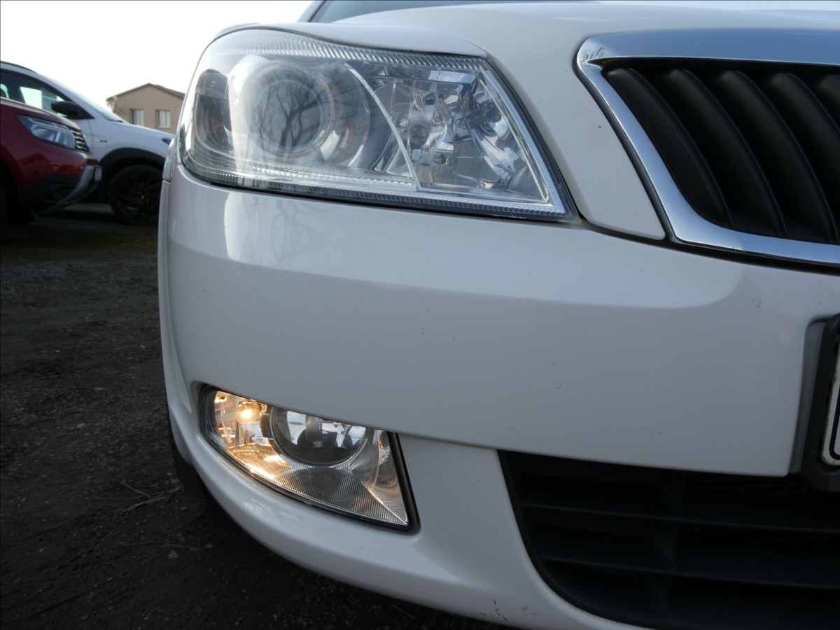 skoda-octavia-2-0-tdi-103kw-1-majitel-2xkola - 4