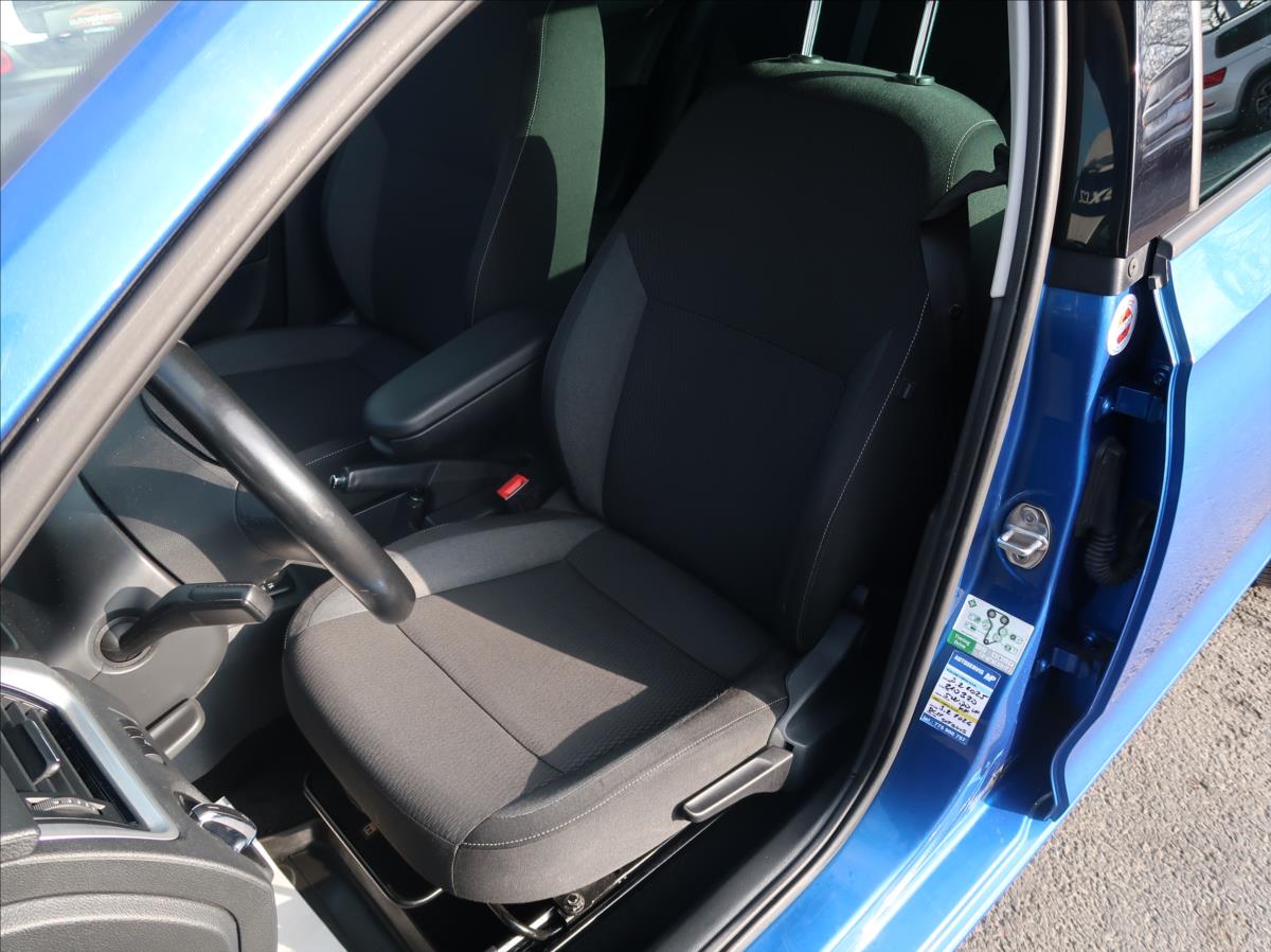 skoda-rapid-1-6-tdi-66kw-dsg-novecr-klima - 9