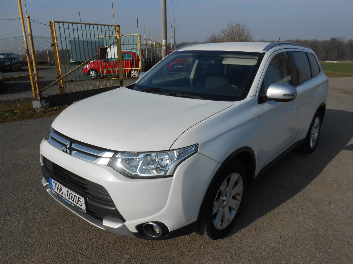 mitsubishi-outlander-2-2-di-d-110-kw-4-wd-serviska - 1