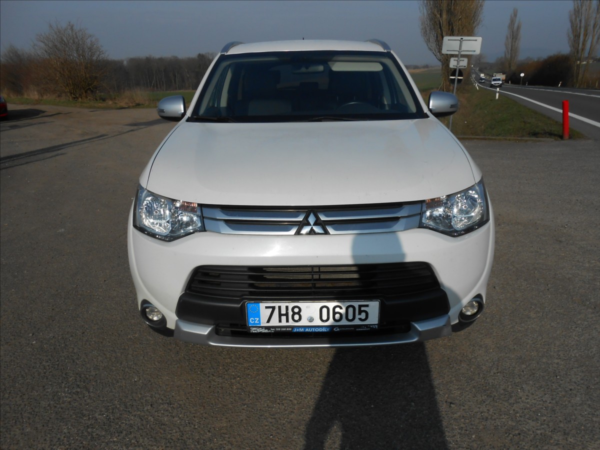 mitsubishi-outlander-2-2-di-d-110-kw-4-wd-serviska - 2