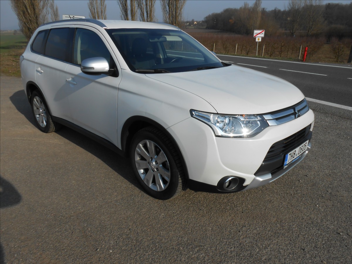 mitsubishi-outlander-2-2-di-d-110-kw-4-wd-serviska - 3