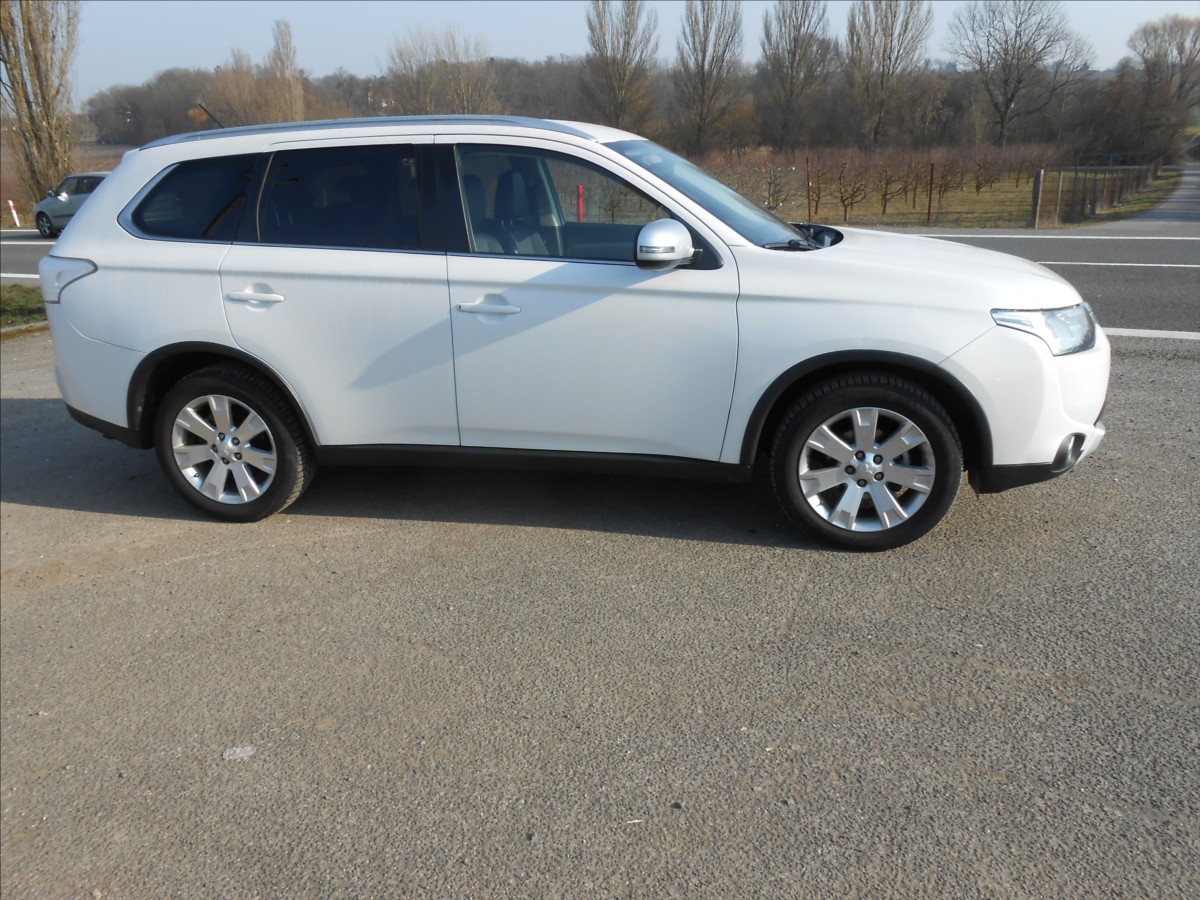 mitsubishi-outlander-2-2-di-d-110-kw-4-wd-serviska - 4