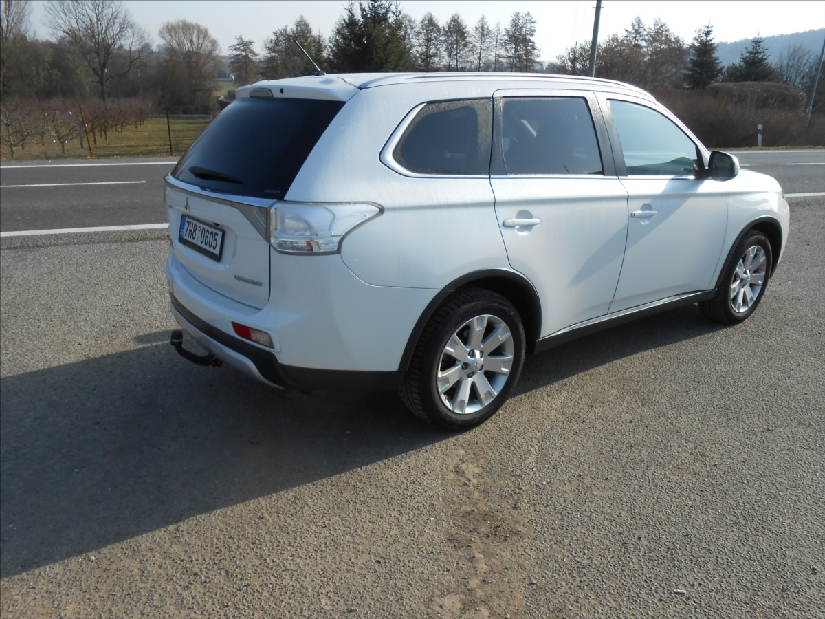 mitsubishi-outlander-2-2-di-d-110-kw-4-wd-serviska - 5